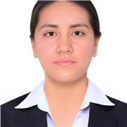 Profesora de diseño gráfico para estudiantes de diseño o motion graphics